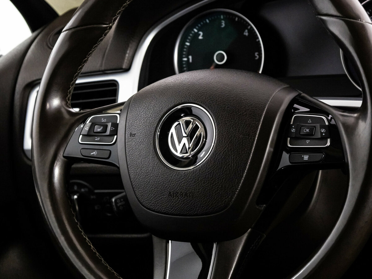 Volkswagen Touareg б/у, 2012, Автоматическая. Фото: #8