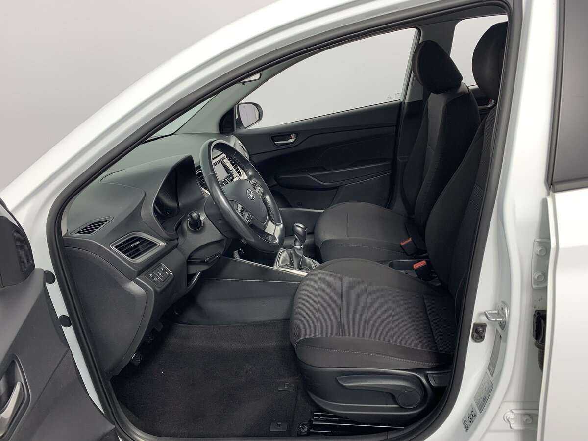 Hyundai Solaris б/у, 2019, Механическая. Фото: #12