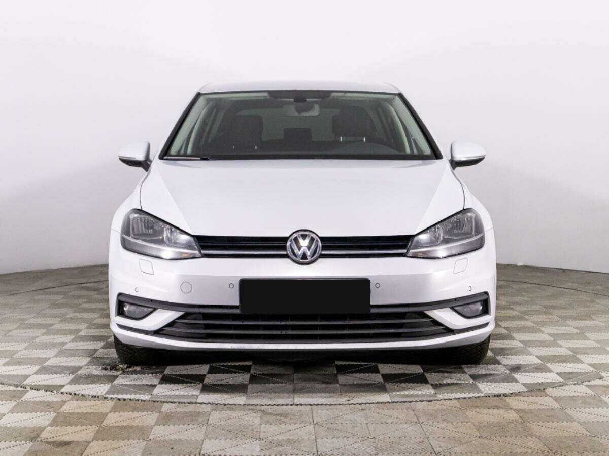 Volkswagen Golf б/у, 2018, Роботизированная. Фото: #1