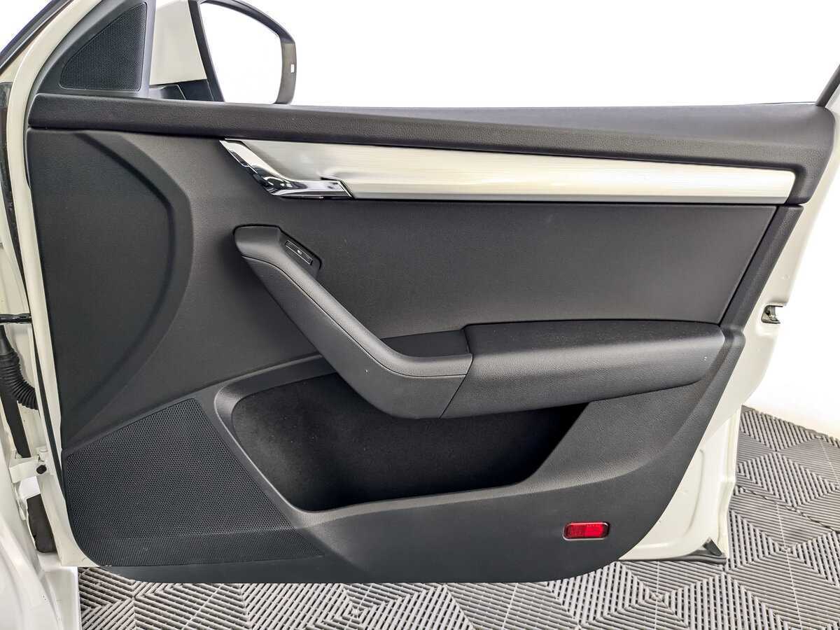 Skoda Octavia б/у, 2019, Механическая. Фото: #19