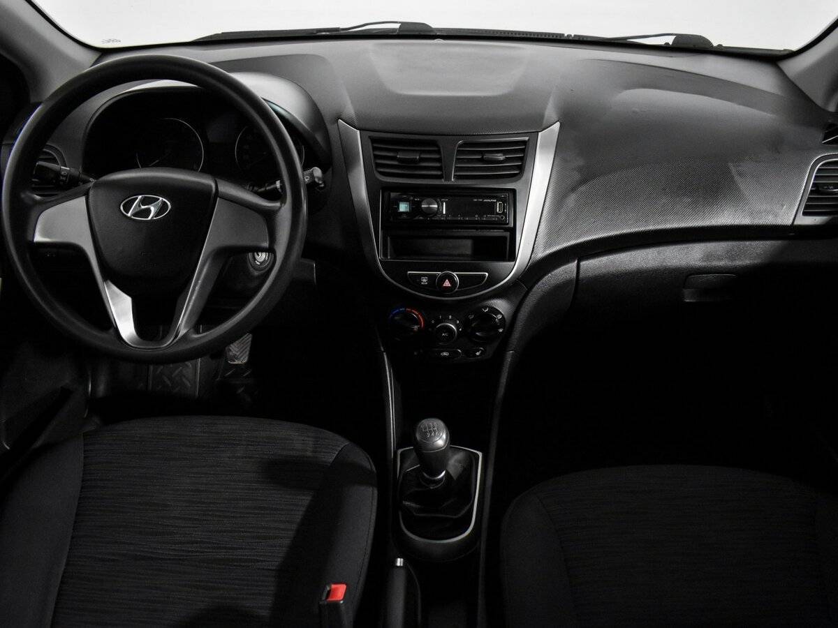 Hyundai Solaris б/у, 2014, Механическая. Фото: #11