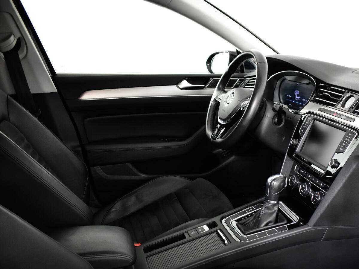 Volkswagen Passat б/у, 2016, Роботизированная. Фото: #8