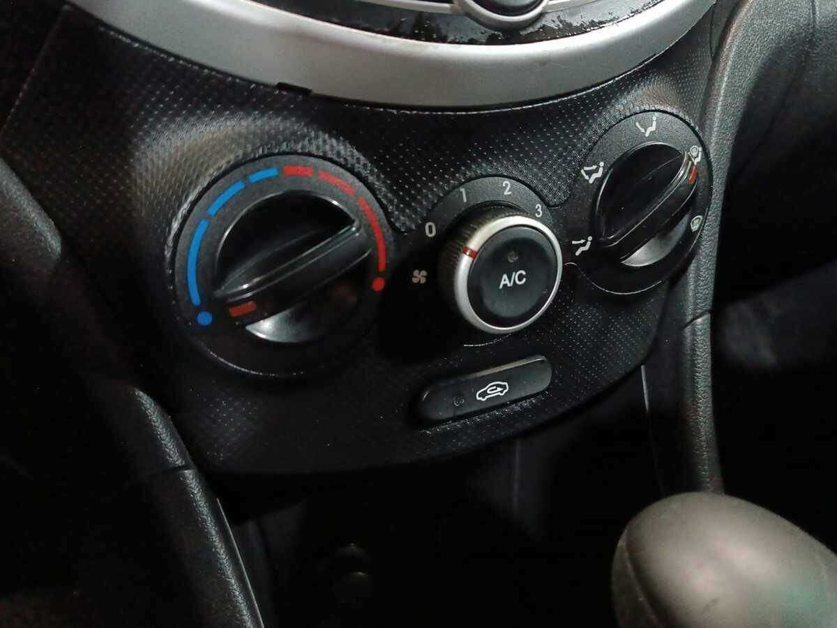 Hyundai Solaris б/у, 2012, Автоматическая. Фото: #13