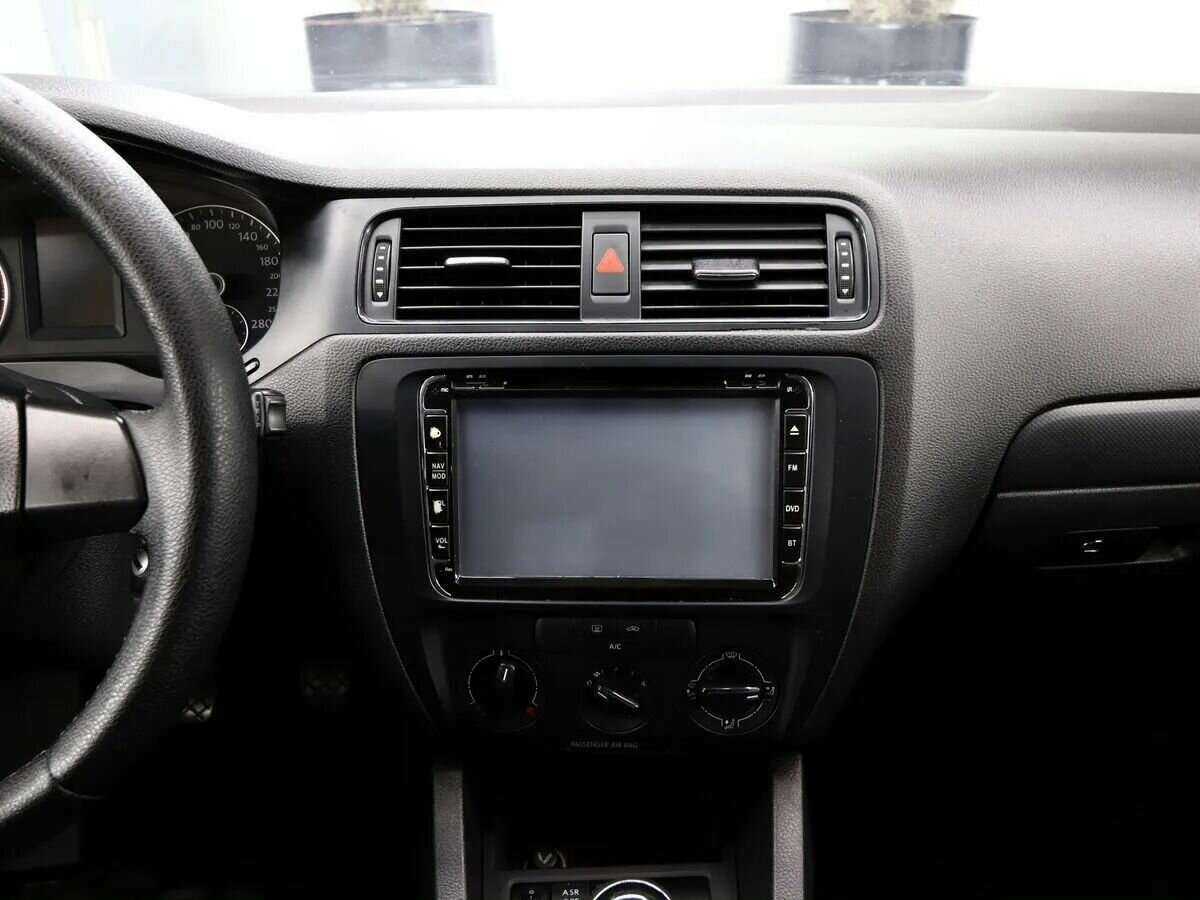 Volkswagen Jetta б/у, 2013, Механическая. Фото: #14