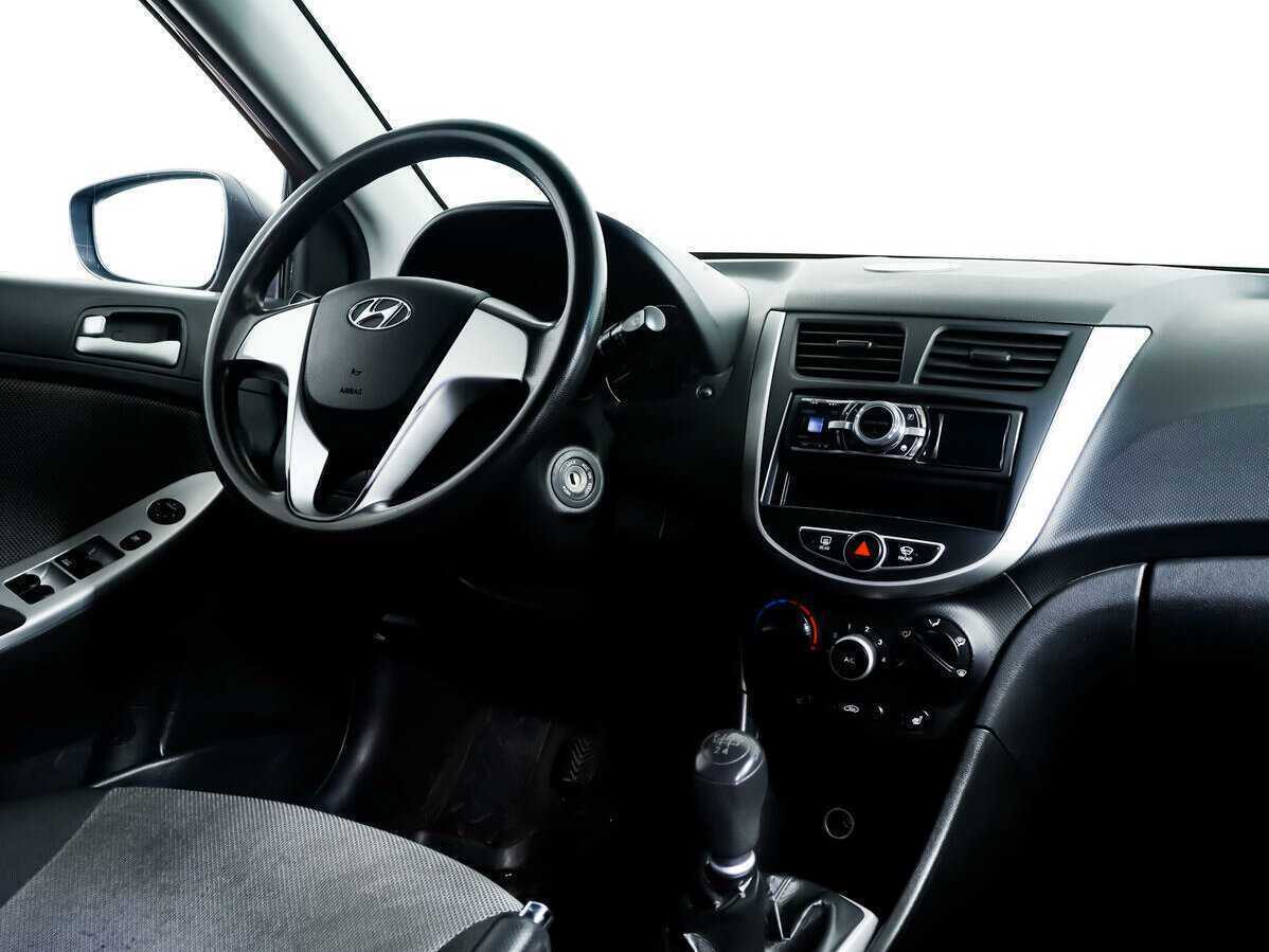 Hyundai Solaris б/у, 2012, Механическая. Фото: #8