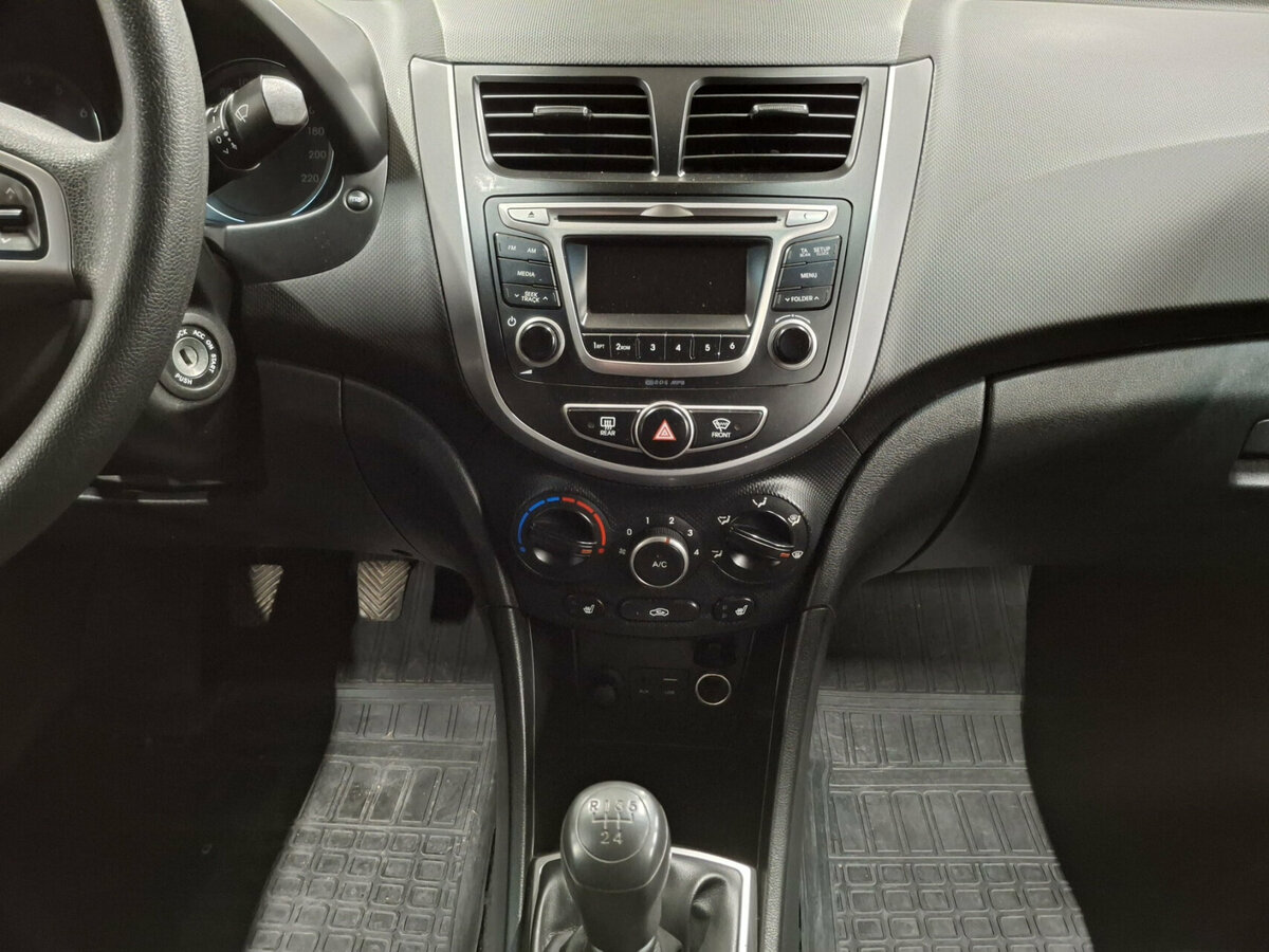 Hyundai Solaris б/у, 2016, Механическая. Фото: #14