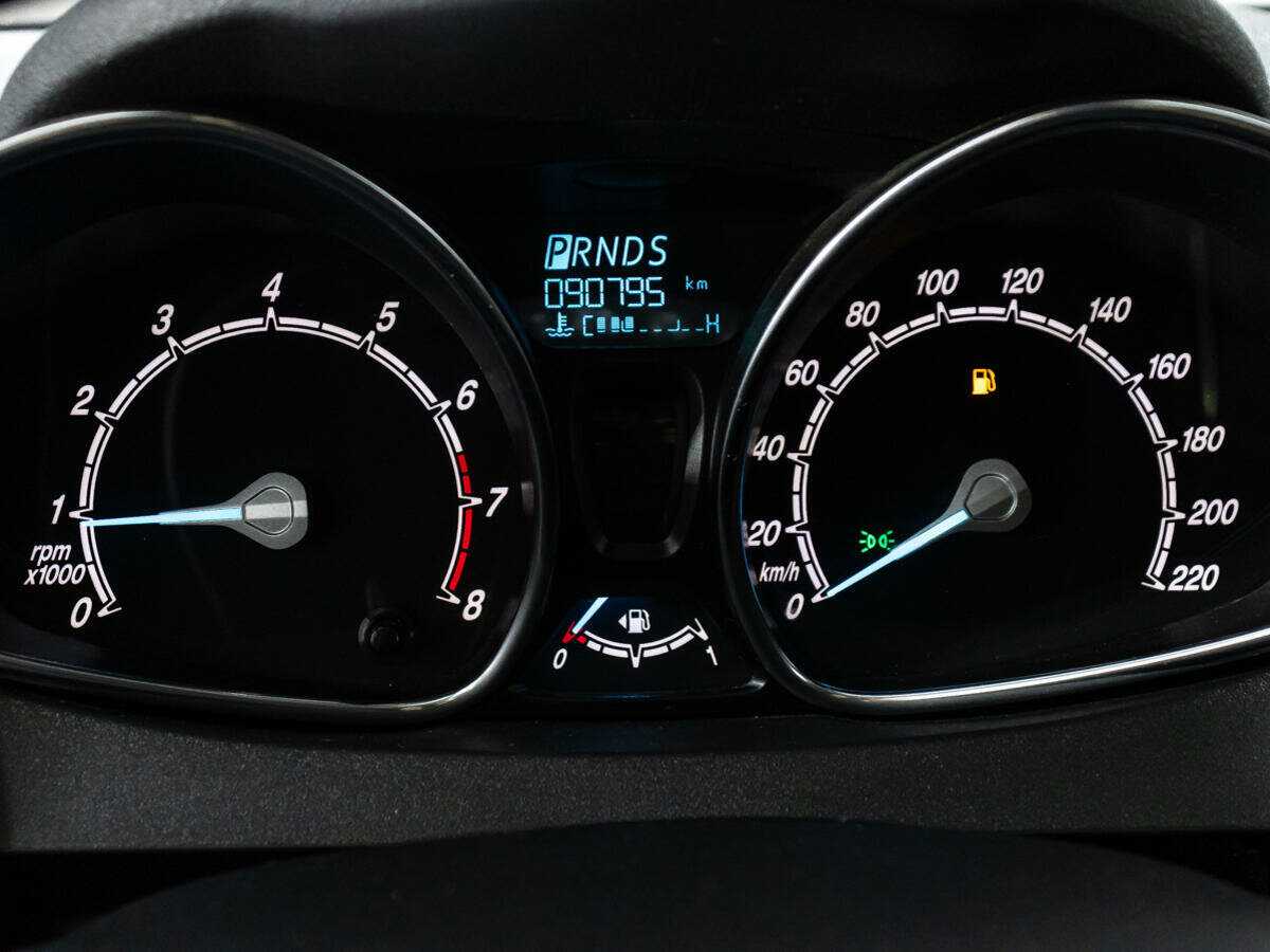 Ford Fiesta б/у, 2016, Роботизированная. Фото: #11