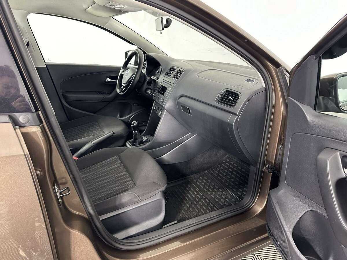 Volkswagen Polo б/у, 2016, Механическая. Фото: #13