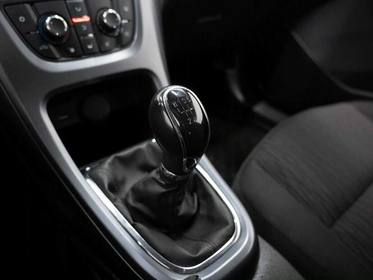 Opel Astra б/у, 2013, Механическая. Фото: #17