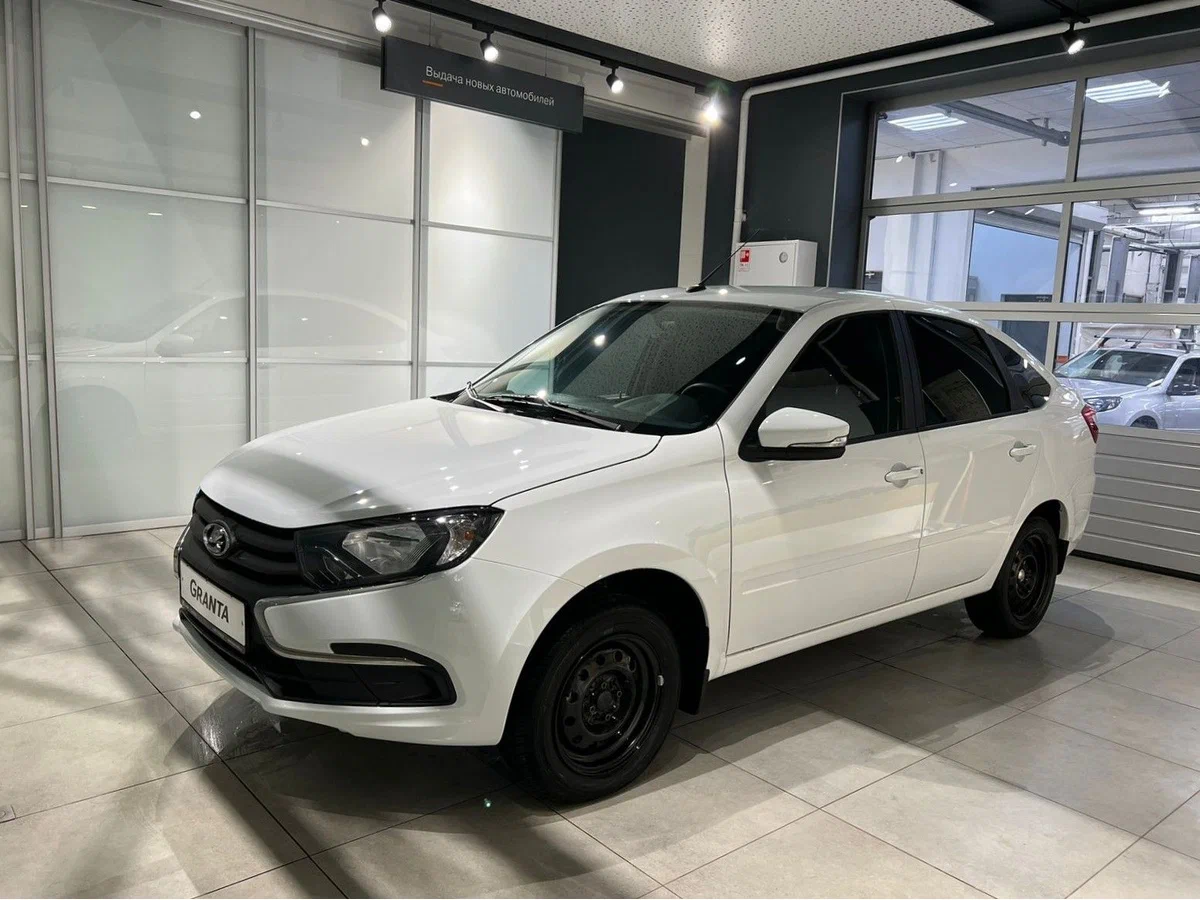 Lada Granta Лифтбек по цене от 1 022 000 рублей