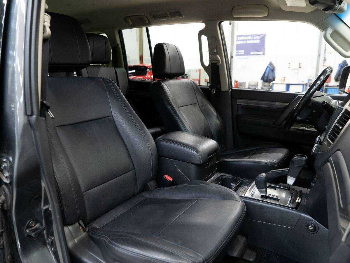 Mitsubishi Pajero б/у, 2014, Автоматическая. Фото: #7