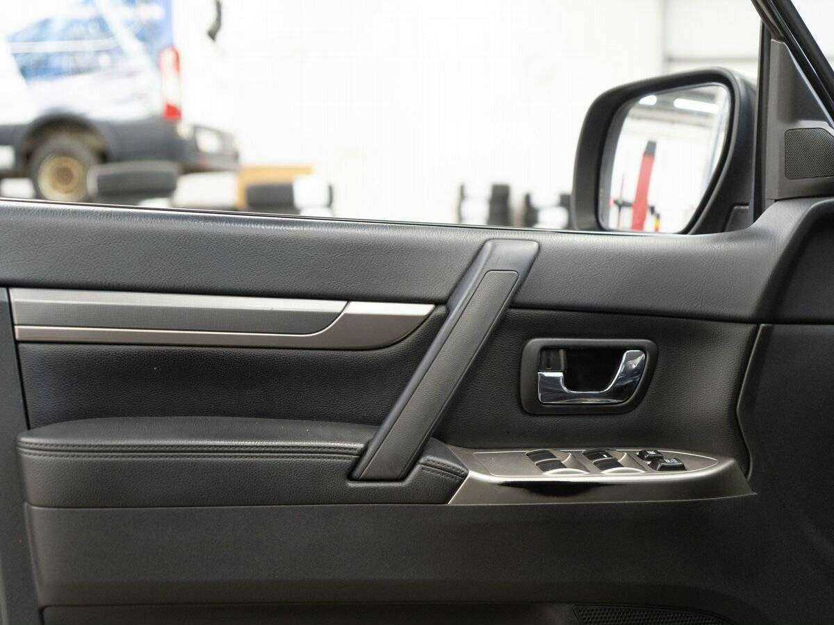 Mitsubishi Pajero б/у, 2014, Автоматическая. Фото: #12