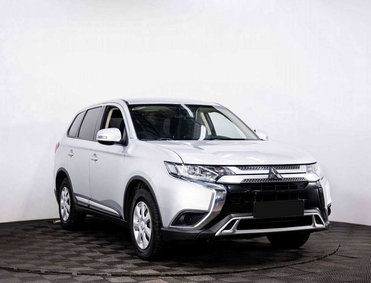 Mitsubishi Outlander б/у, 2019, Вариатор. Фото: #2
