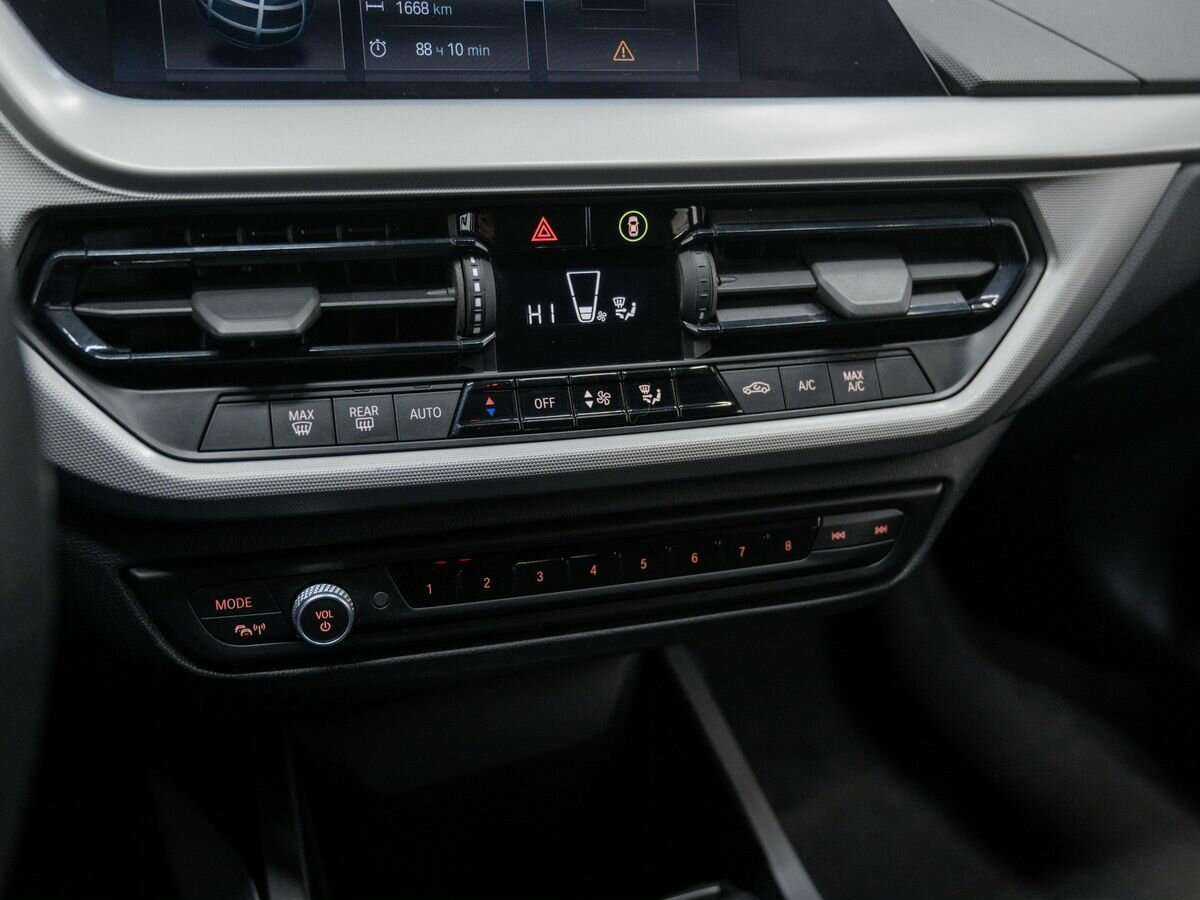 BMW 1 серии б/у, 2019, Роботизированная. Фото: #18