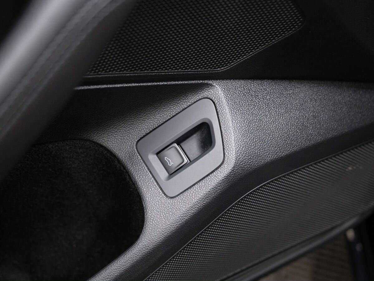 Volkswagen Passat б/у, 2019, Роботизированная. Фото: #23