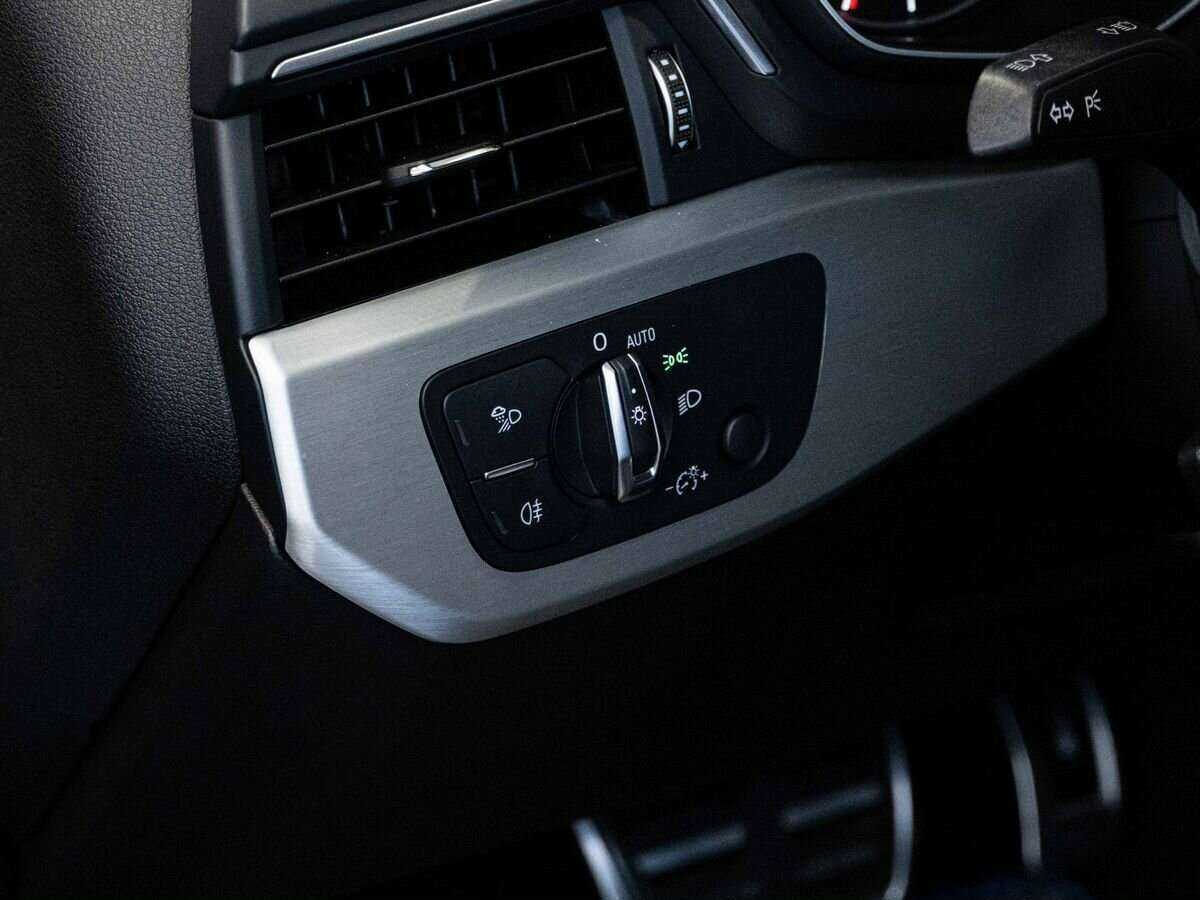 Audi A4 б/у, 2018, Роботизированная. Фото: #20