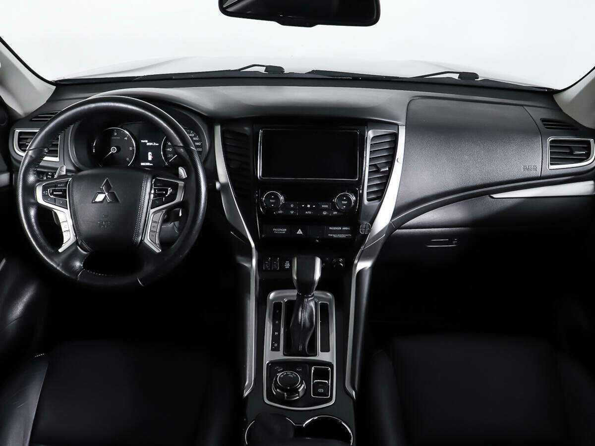 Mitsubishi Pajero Sport б/у, 2018, Автоматическая. Фото: #10