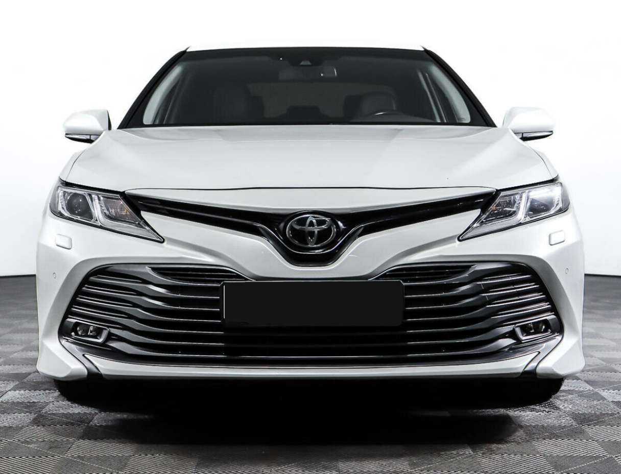 Toyota Camry б/у, 2018, Автоматическая. Фото: #1
