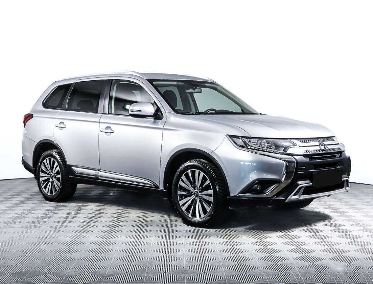 Mitsubishi Outlander б/у, 2019, Вариатор. Фото: #2