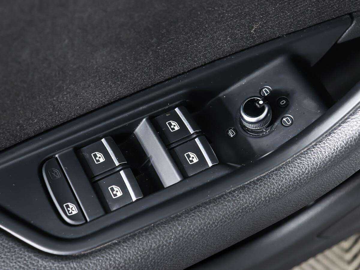 Audi A4 б/у, 2015, Роботизированная. Фото: #16