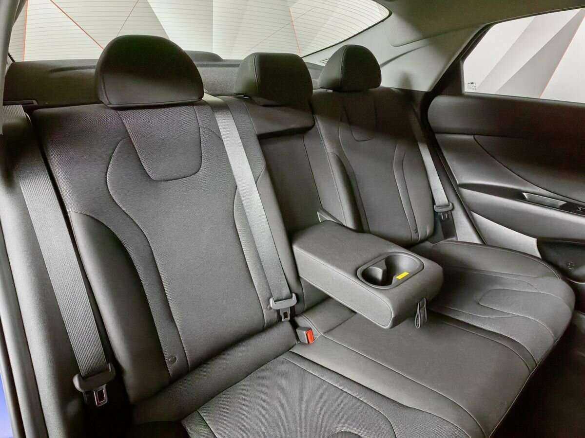 Hyundai Elantra б/у, 2022, Автоматическая. Фото: #12