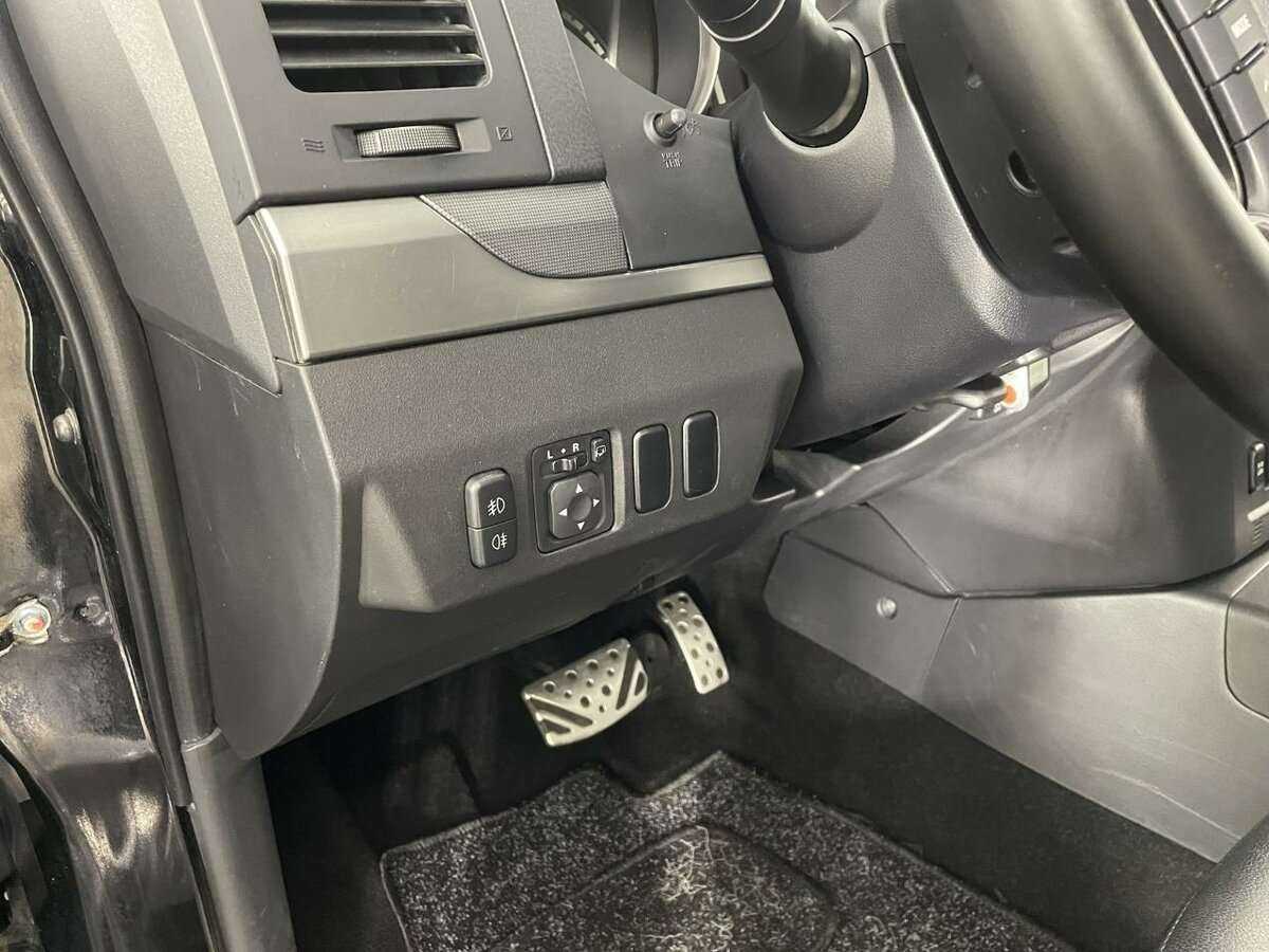 Mitsubishi Pajero б/у, 2012, Автоматическая. Фото: #8