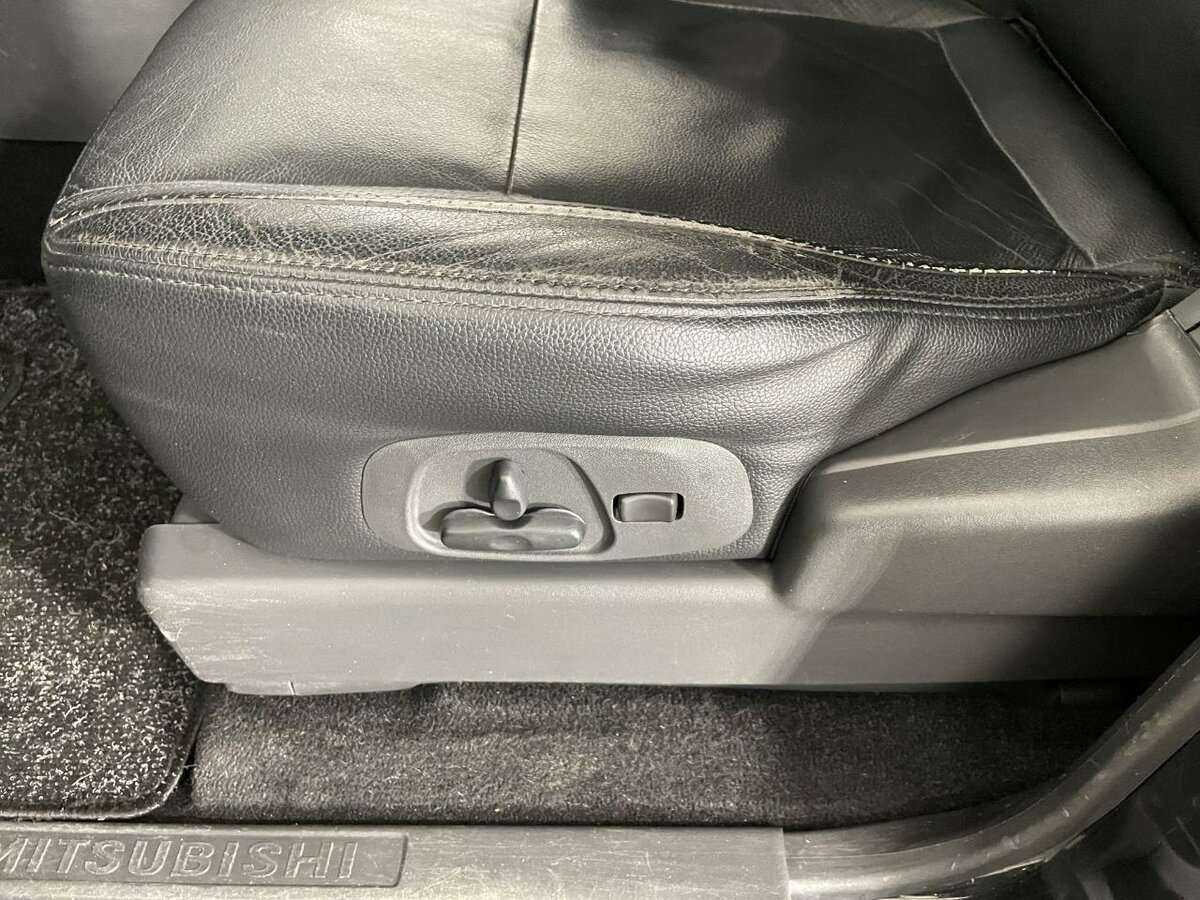 Mitsubishi Pajero б/у, 2012, Автоматическая. Фото: #9