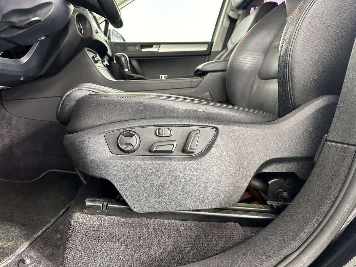 Volkswagen Touareg б/у, 2012, Автоматическая. Фото: #9