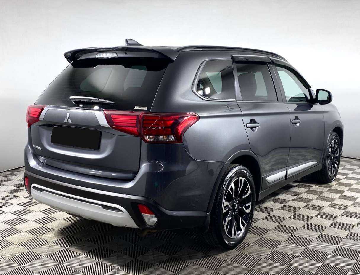 Mitsubishi Outlander б/у, 2021, Вариатор. Фото: #4