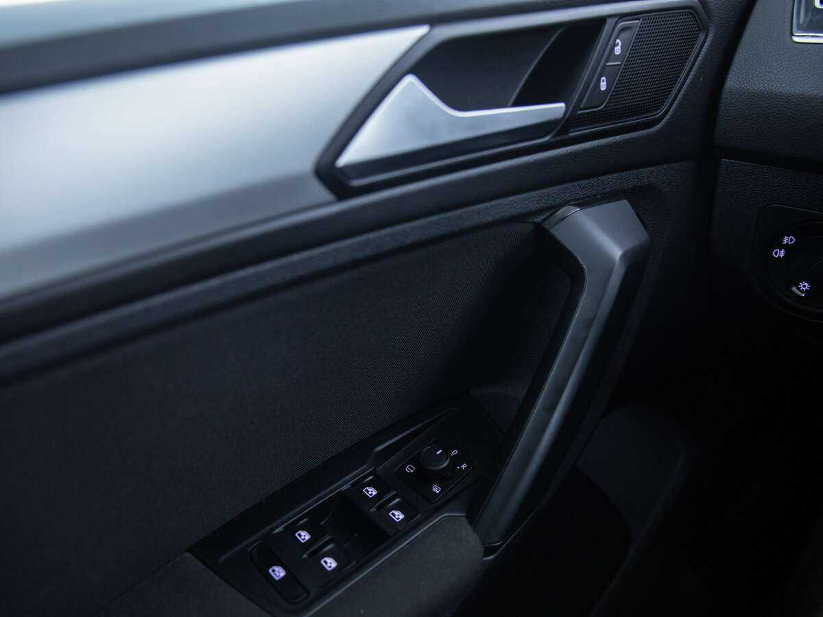 Volkswagen Tiguan б/у, 2020, Механическая. Фото: #16