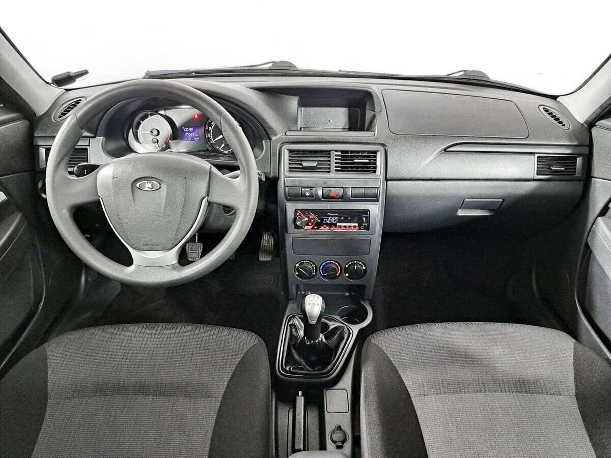 Lada (ВАЗ) Priora б/у, 2017, Механическая. Фото: #11