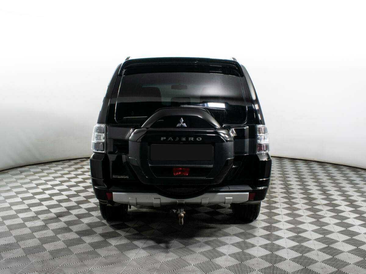 Mitsubishi Pajero б/у, 2015, Автоматическая. Фото: #3