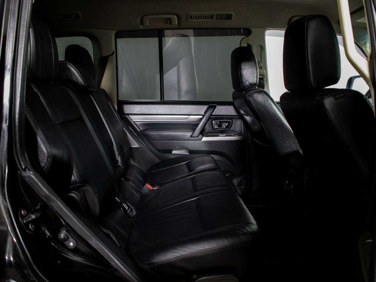 Mitsubishi Pajero б/у, 2015, Автоматическая. Фото: #6