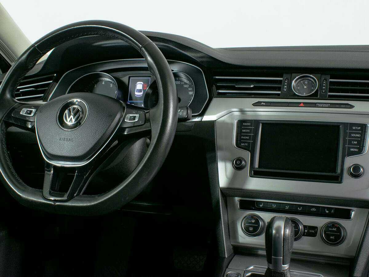 Volkswagen Passat б/у, 2017, Роботизированная. Фото: #8