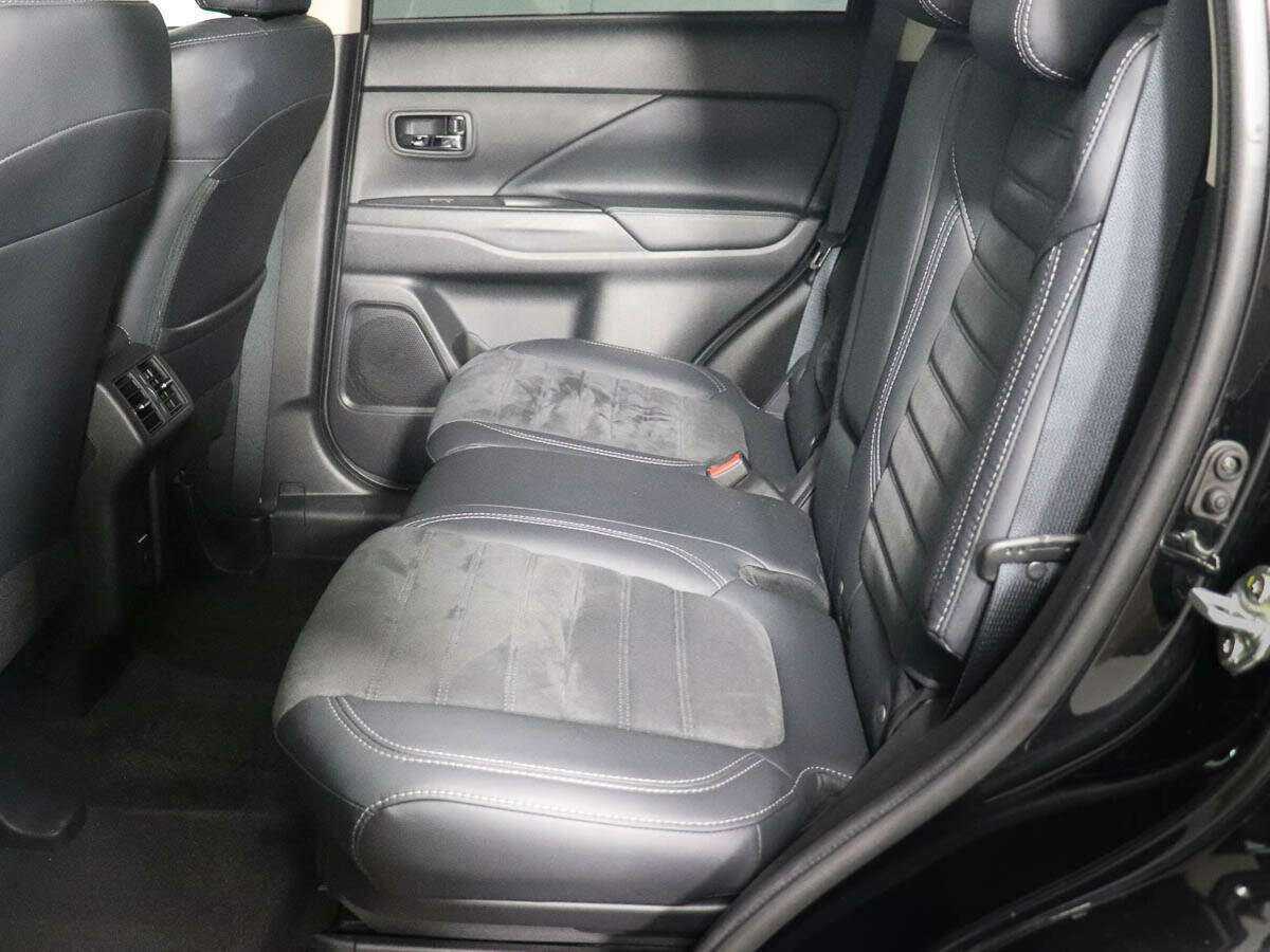 Mitsubishi Outlander б/у, 2022, Вариатор. Фото: #7