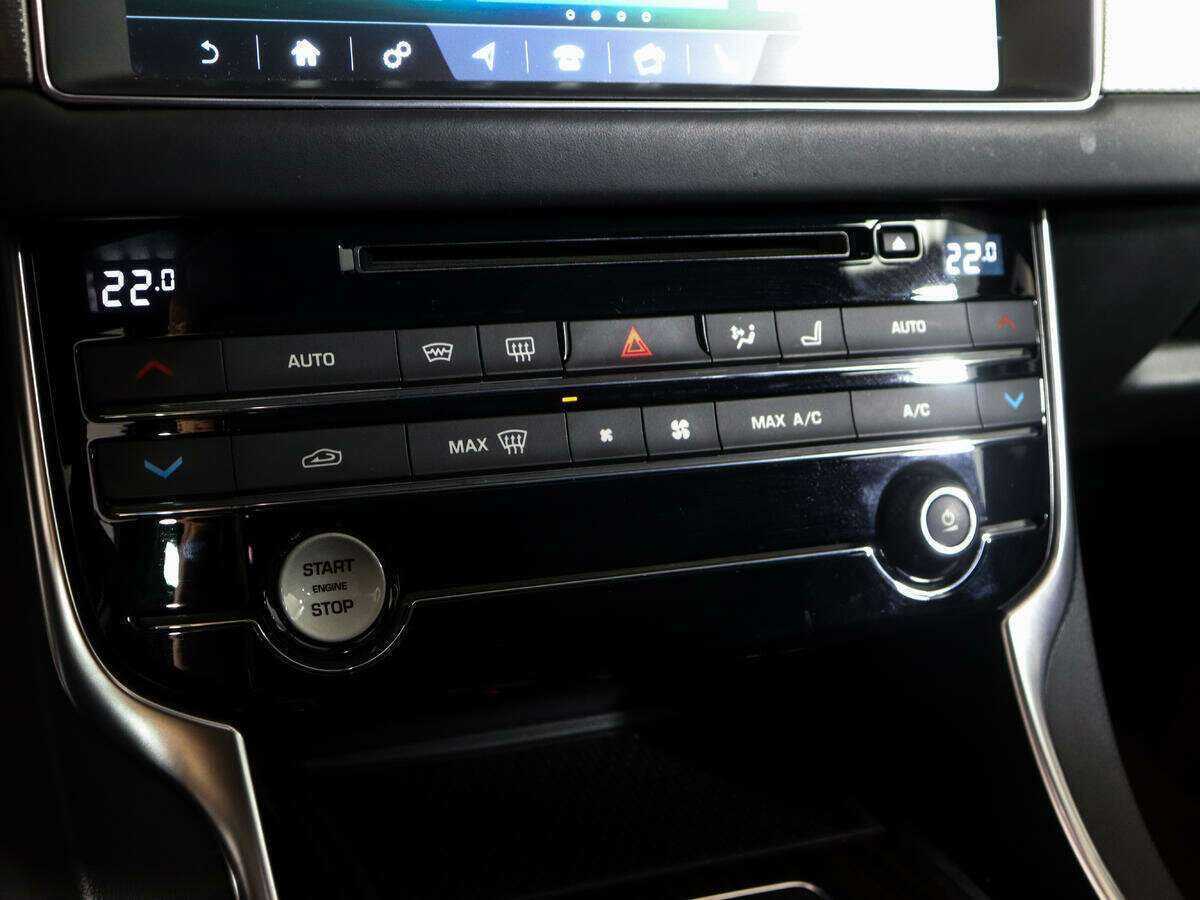 Jaguar XF б/у, 2018, Автоматическая. Фото: #22