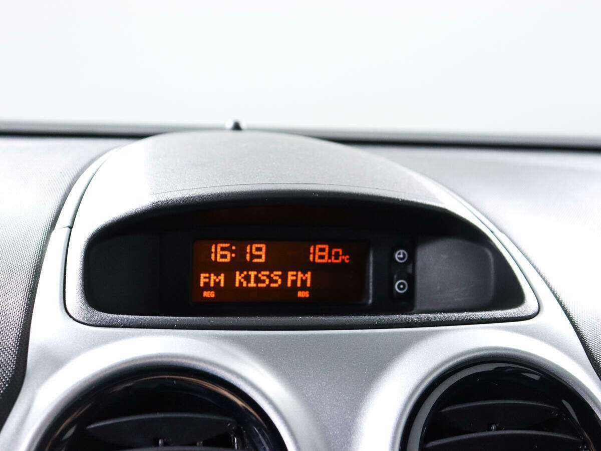 Opel Corsa б/у, 2012, Механическая. Фото: #12