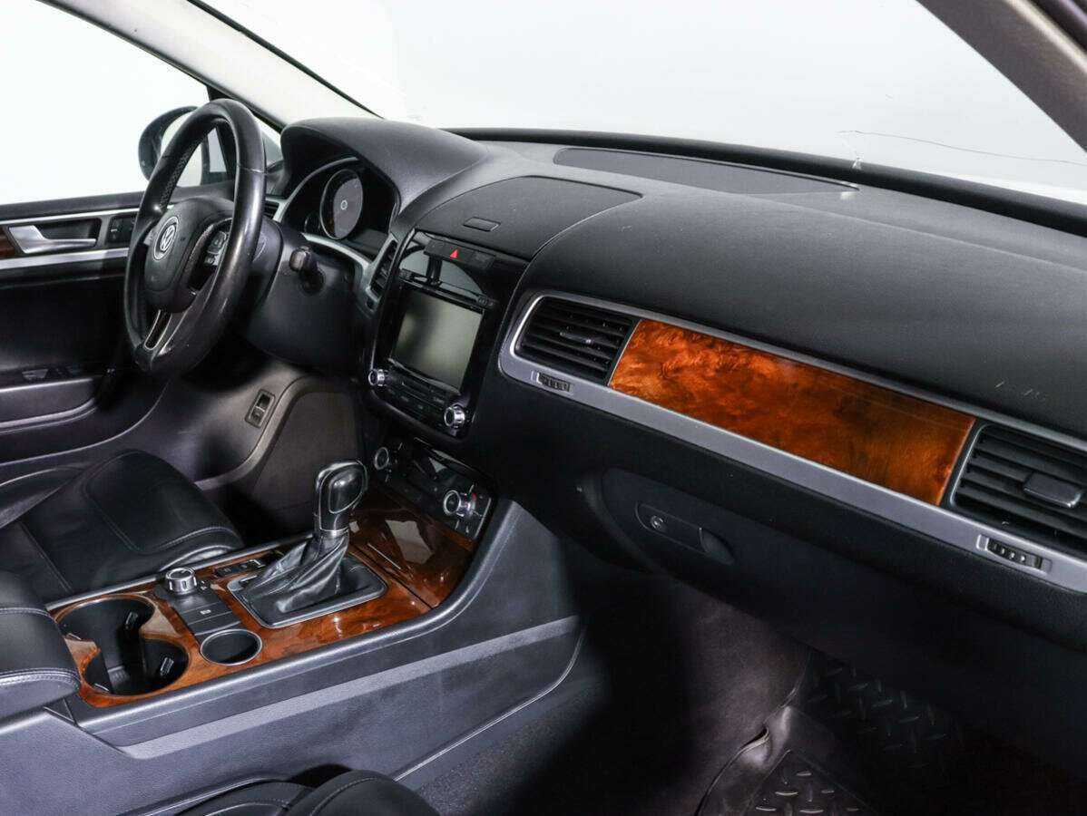 Volkswagen Touareg б/у, 2012, Автоматическая. Фото: #3