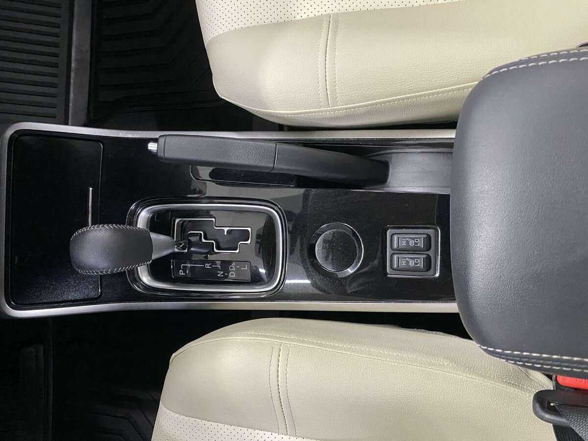 Mitsubishi Outlander б/у, 2021, Вариатор. Фото: #12