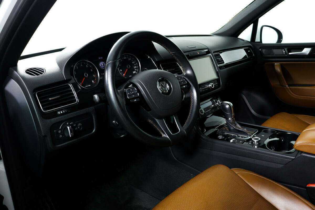 Volkswagen Touareg б/у, 2013, Автоматическая. Фото: #12