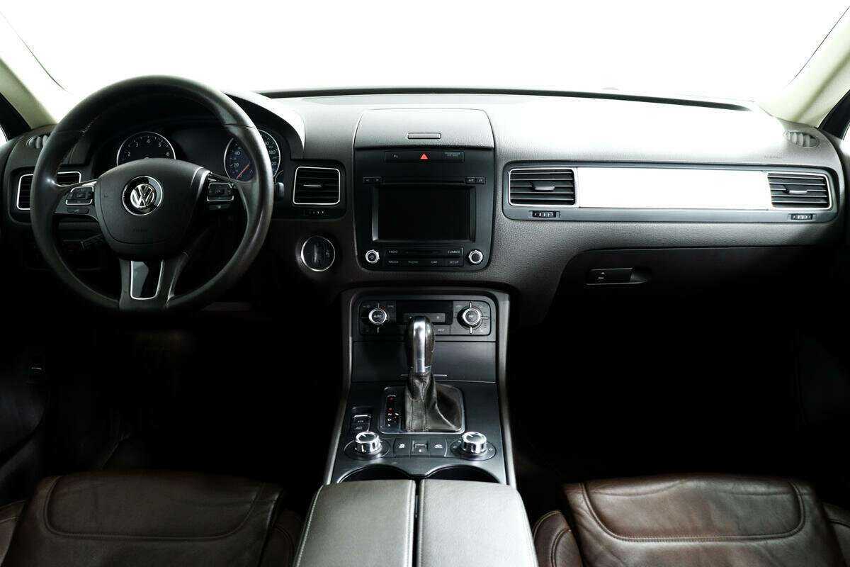 Volkswagen Touareg б/у, 2012, Автоматическая. Фото: #10