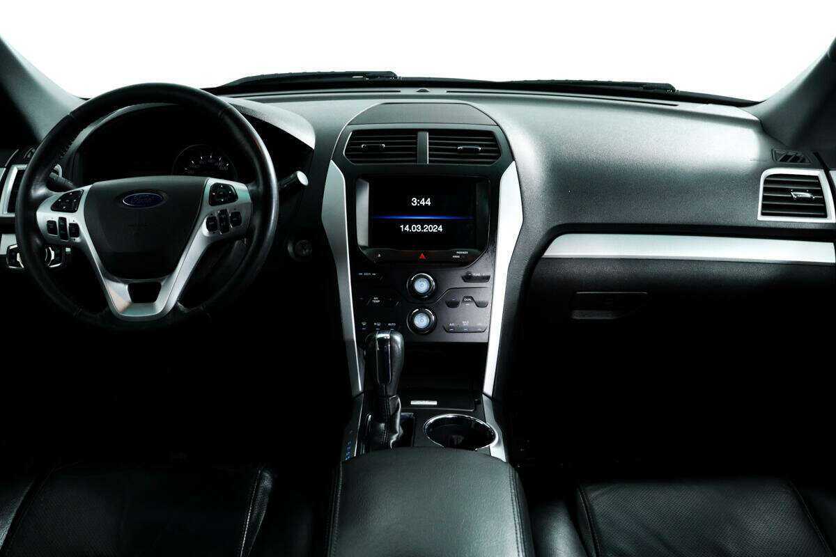 Ford Explorer б/у, 2015, Автоматическая. Фото: #10