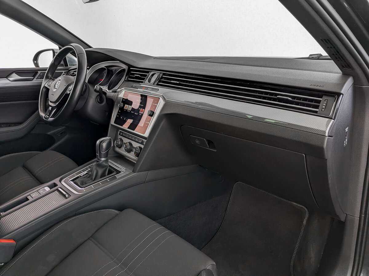 Volkswagen Passat б/у, 2018, Роботизированная. Фото: #10