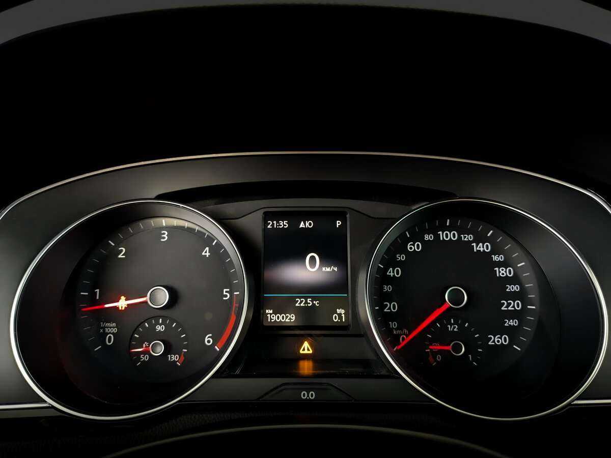 Volkswagen Passat б/у, 2018, Роботизированная. Фото: #12