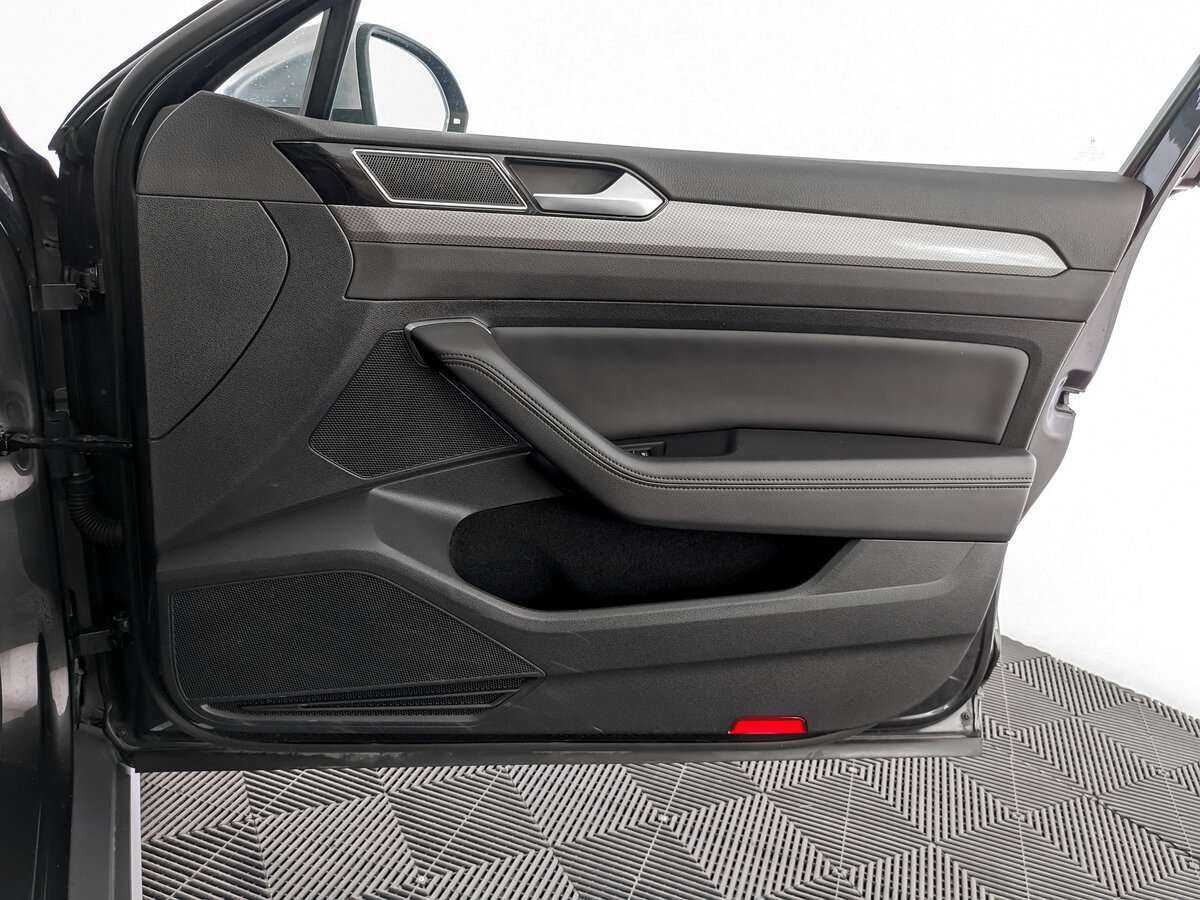 Volkswagen Passat б/у, 2018, Роботизированная. Фото: #25