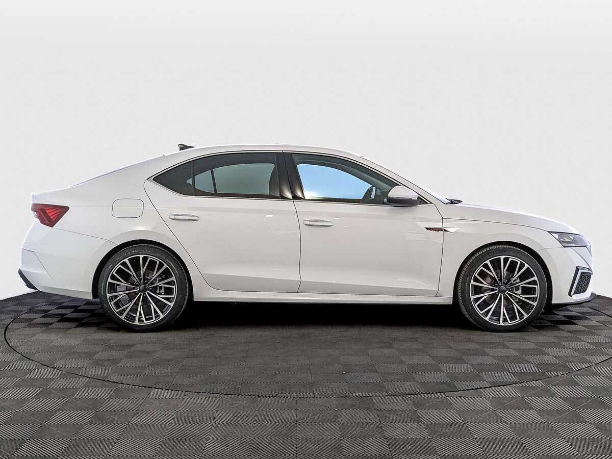 Skoda Octavia б/у, 2023, Роботизированная. Фото: #3