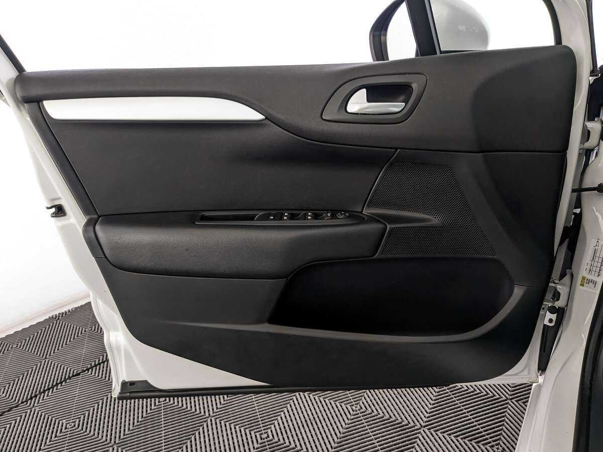 Citroen C4 б/у, 2016, Автоматическая. Фото: #16