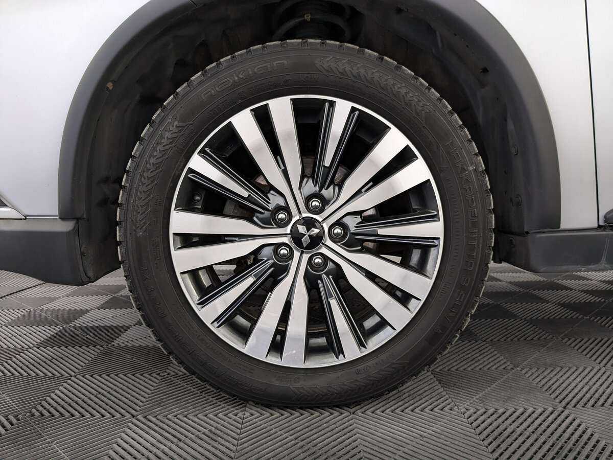 Mitsubishi Outlander б/у, 2020, Вариатор. Фото: #11