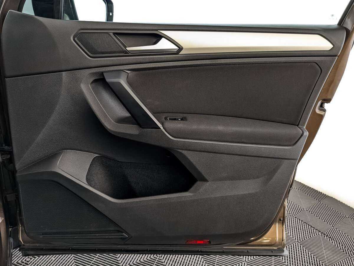 Volkswagen Tiguan б/у, 2020, Механическая. Фото: #22