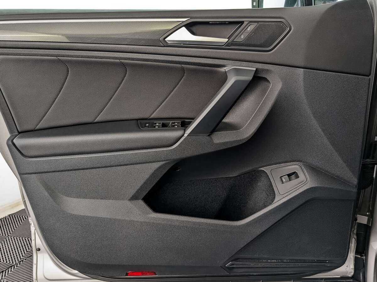 Volkswagen Tiguan б/у, 2020, Роботизированная. Фото: #14